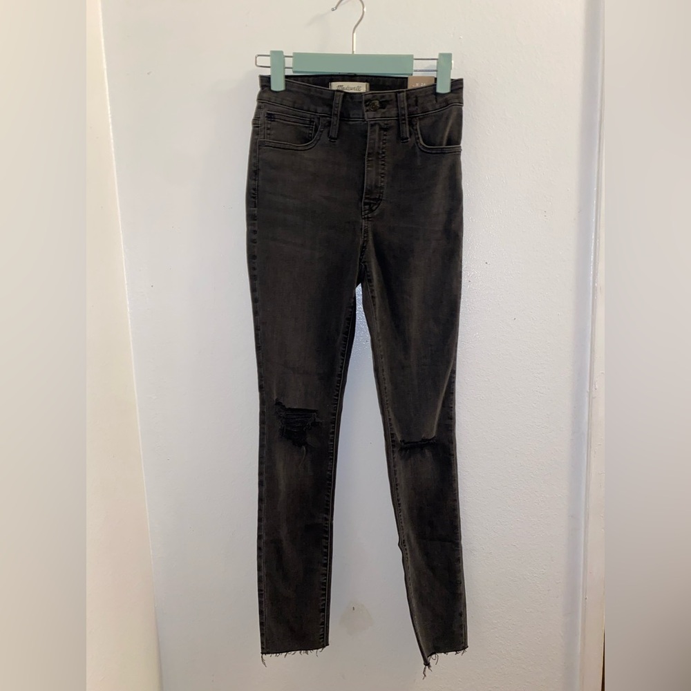 Madewell women’s size 24 high rise skinny ripped dark gray jeans